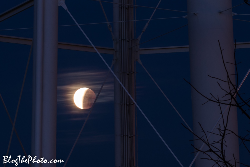 Eclipse on a wire